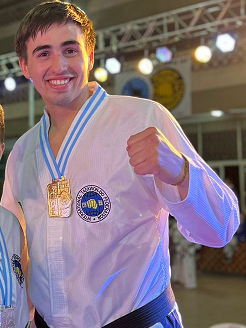 Joaquín Teyssander, alumno de nuestro Instituto se consagró campeón mundial de Tae Kwondo